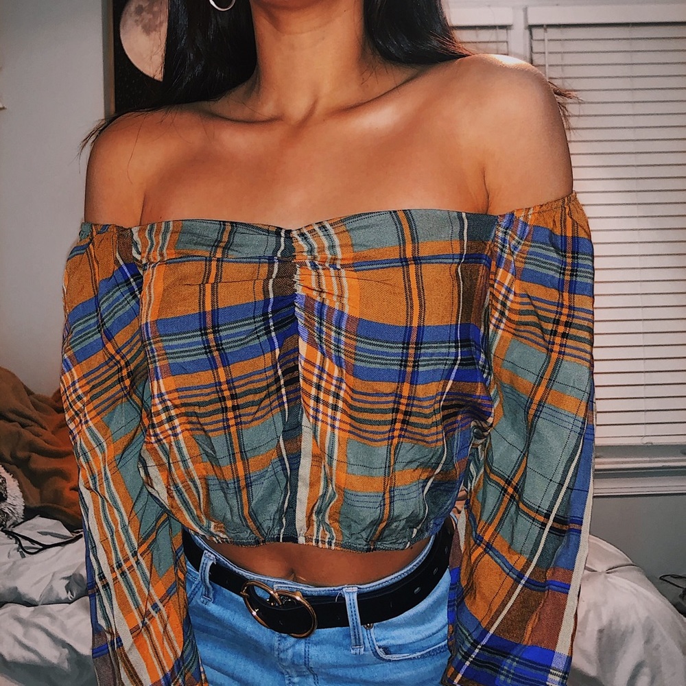 Off the Shoulder Plaid Crop Top